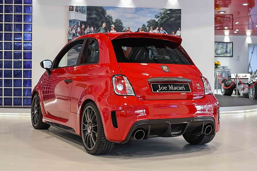 2015 Abarth 695 Biposto