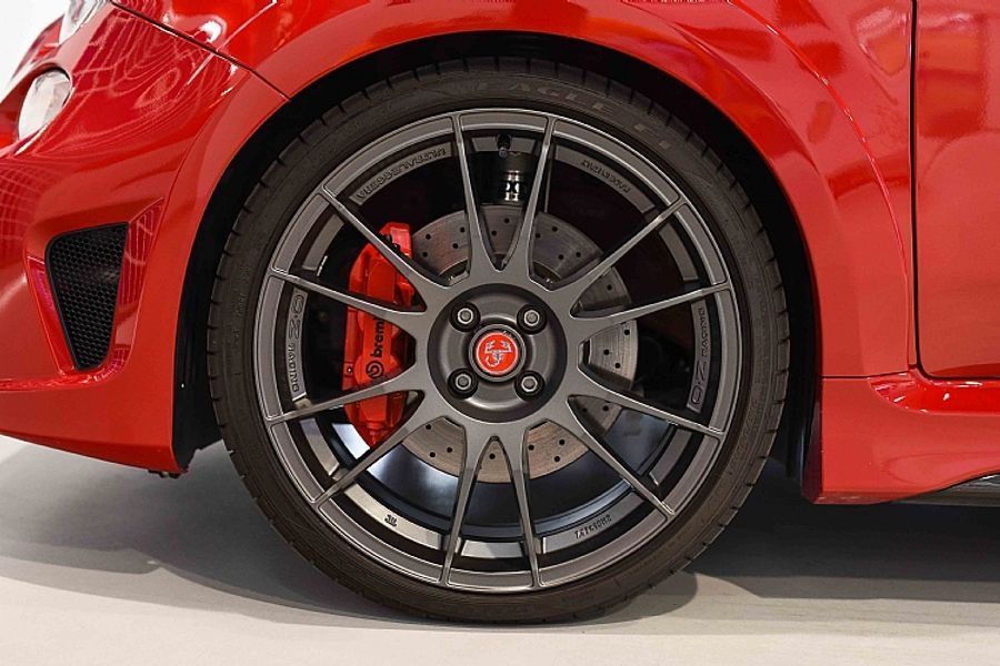 2015 Abarth 695 Biposto