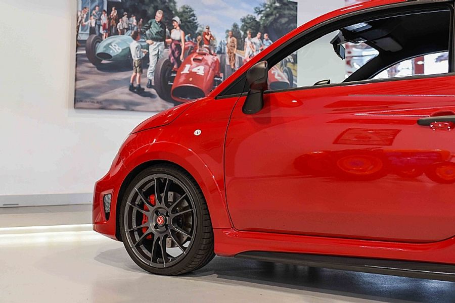 2015 Abarth 695 Biposto