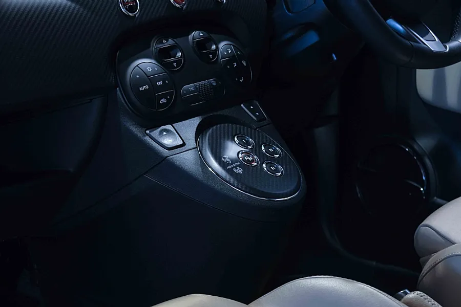 2014 Abarth 695 Maserati Edition