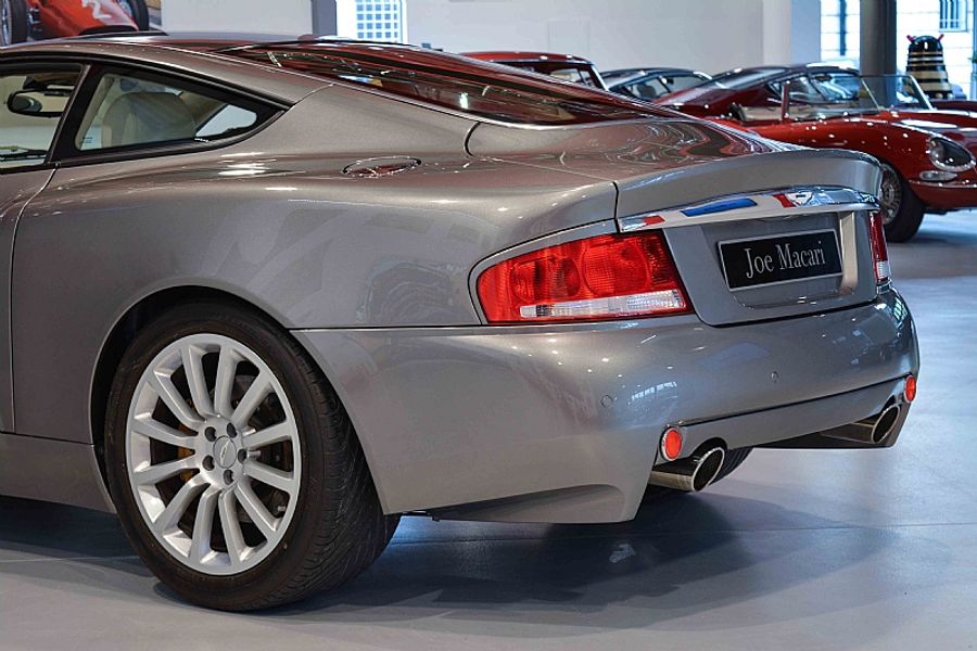 2004 Aston Martin V12 Vanquish