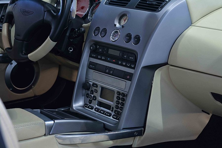 2004 Aston Martin V12 Vanquish