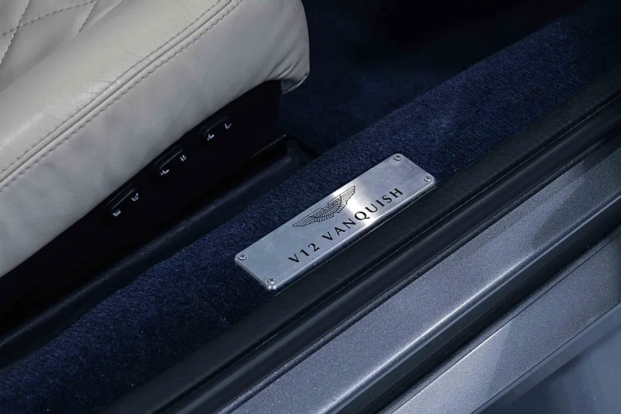 2004 Aston Martin V12 Vanquish