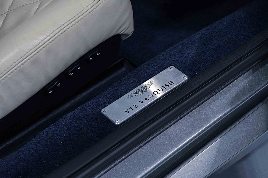 2004 Aston Martin V12 Vanquish