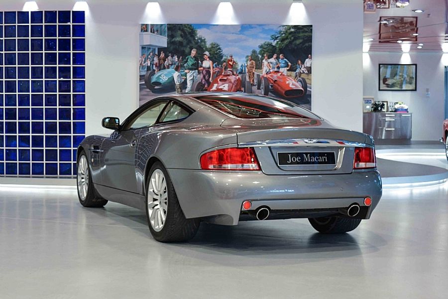 2004 Aston Martin V12 Vanquish