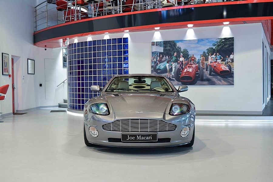 2004 Aston Martin V12 Vanquish