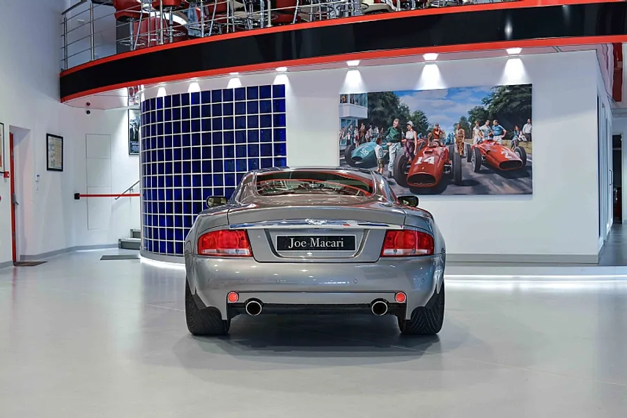 2004 Aston Martin V12 Vanquish