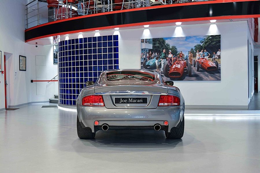 2004 Aston Martin V12 Vanquish