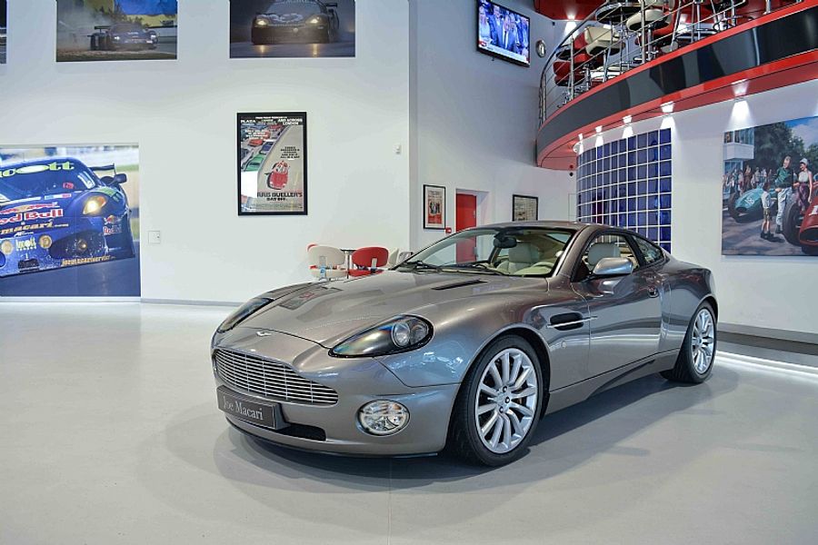 2004 Aston Martin V12 Vanquish