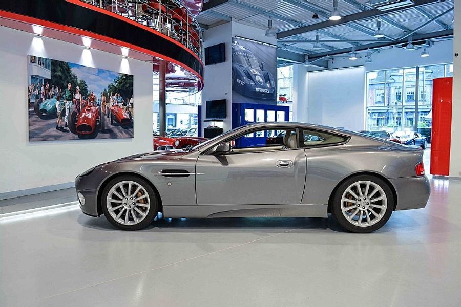 2004 Aston Martin V12 Vanquish
