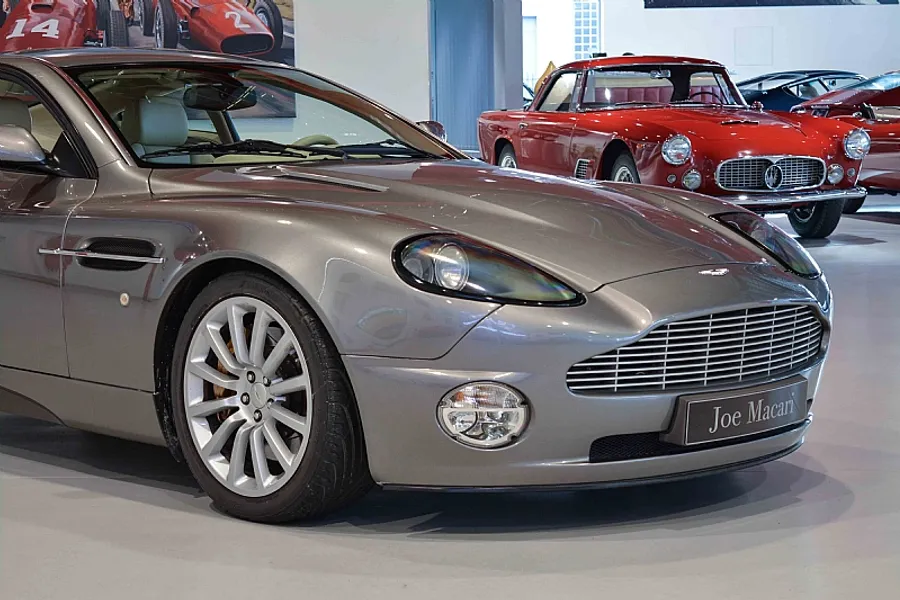 2004 Aston Martin V12 Vanquish