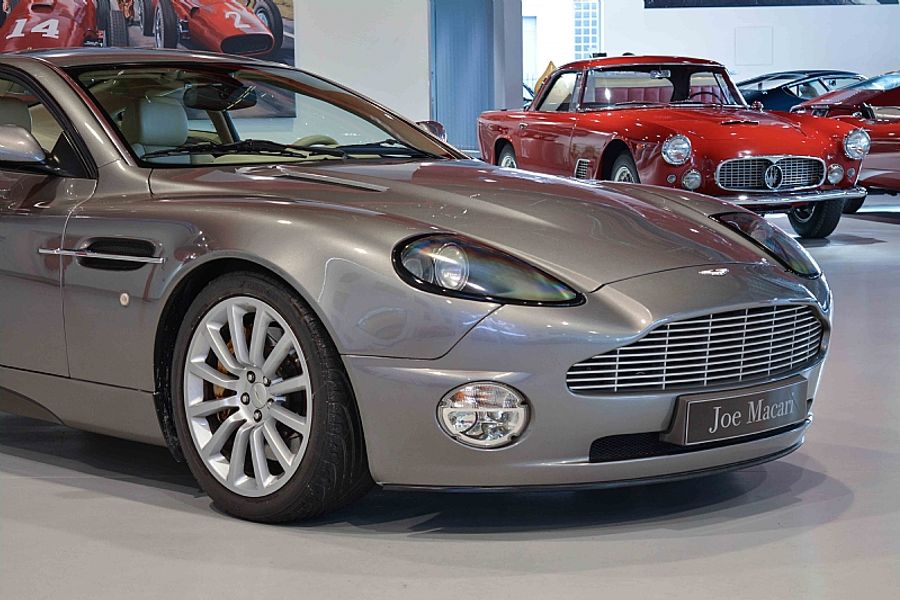 2004 Aston Martin V12 Vanquish