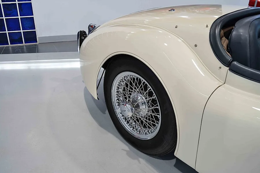 1954 Jaguar XK120 SE Roadster