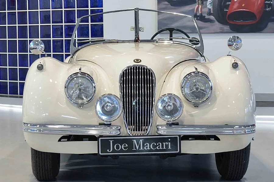 1954 Jaguar XK120 SE Roadster