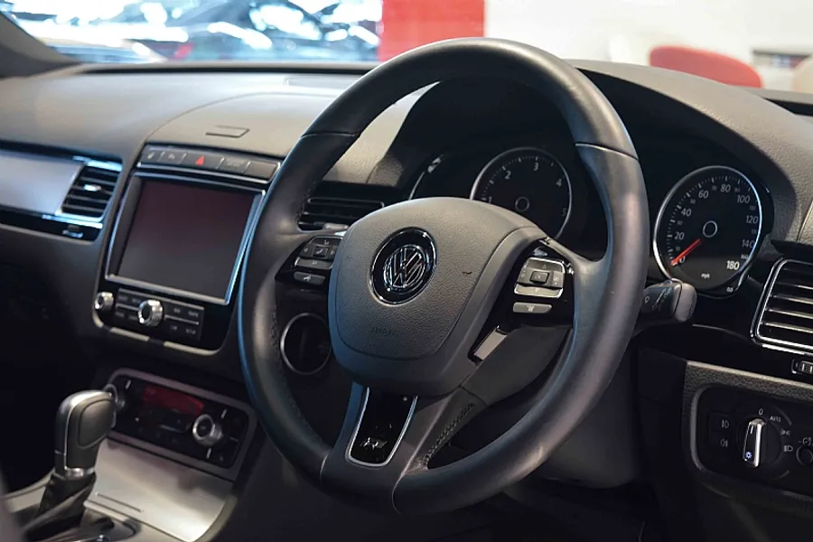 2016 VW Touareg V6 R-Line