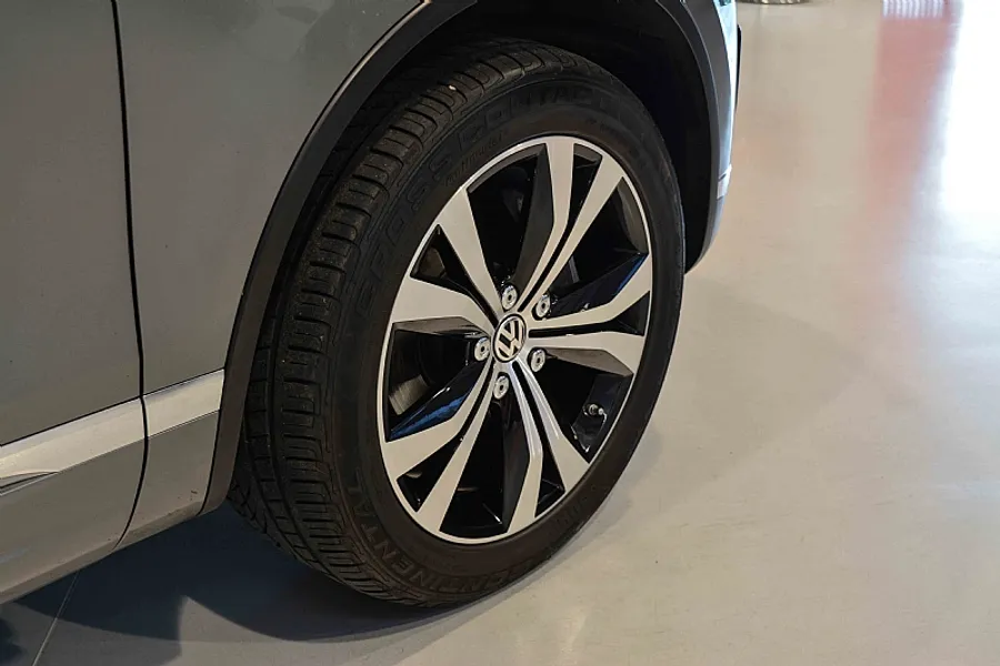 2016 VW Touareg V6 R-Line