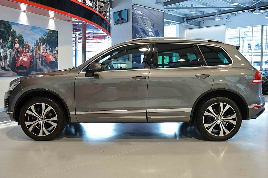 2016 VW Touareg V6 R-Line