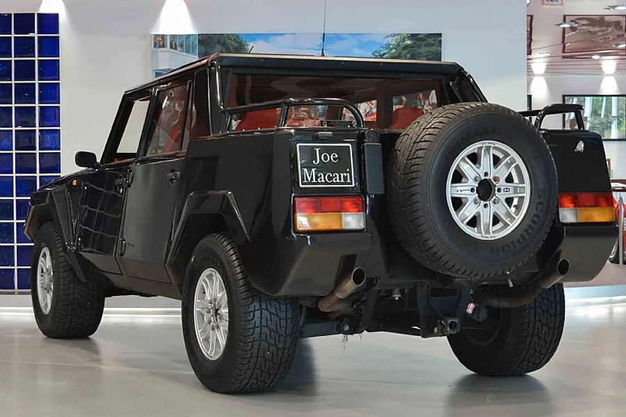 1990 Lamborghini LM002