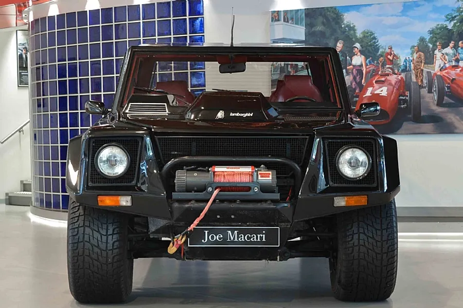 1990 Lamborghini LM002