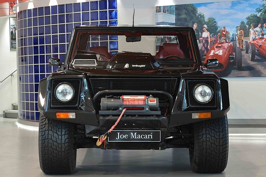 1990 Lamborghini LM002
