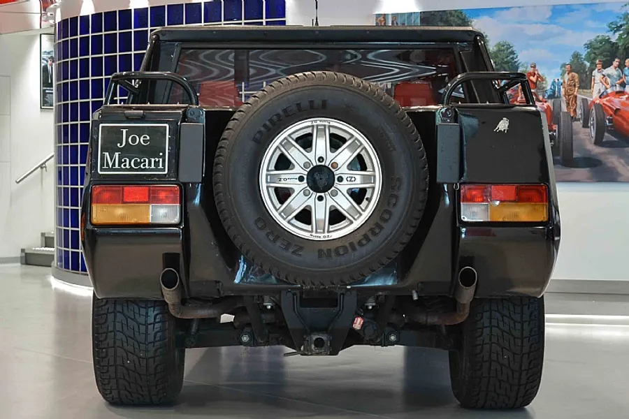 1990 Lamborghini LM002