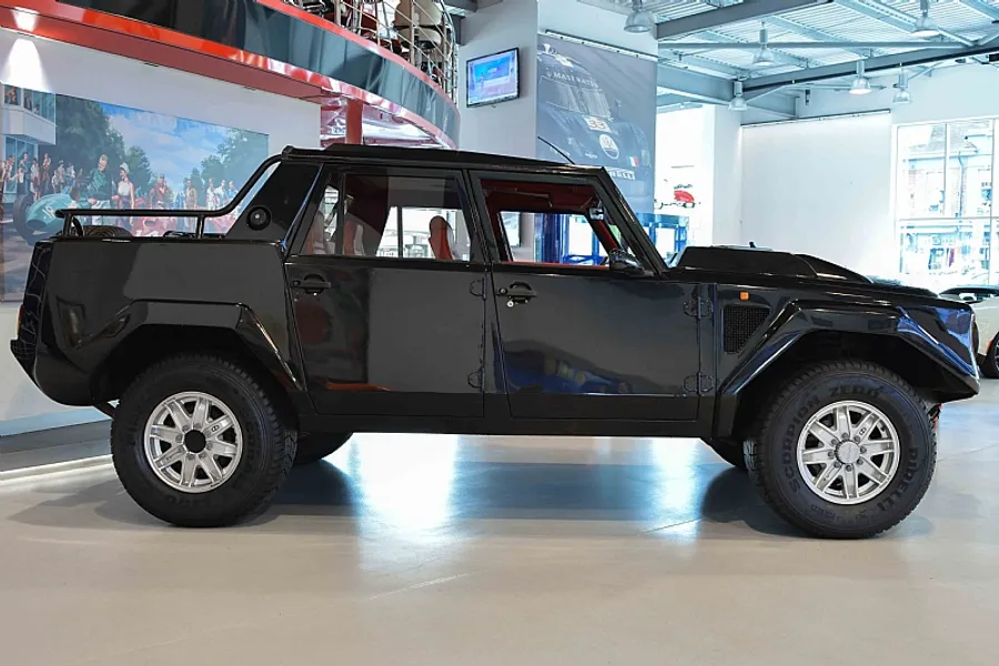 1990 Lamborghini LM002
