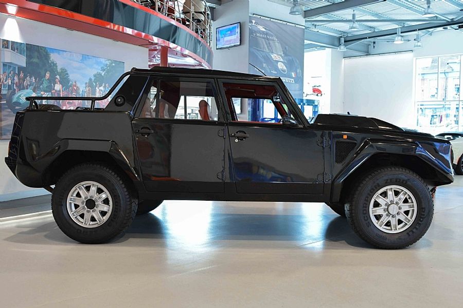 1990 Lamborghini LM002