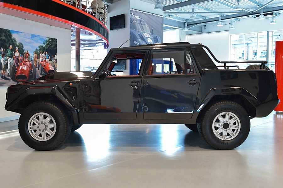1990 Lamborghini LM002