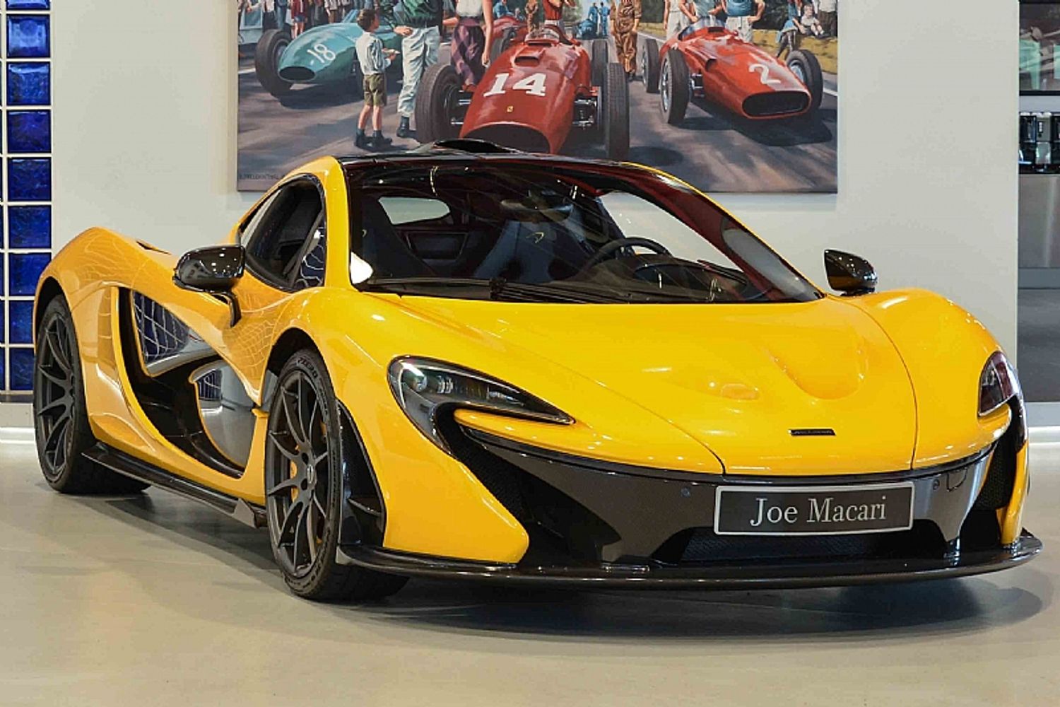 2015 McLaren P1