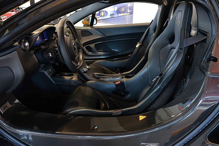 2015 McLaren P1