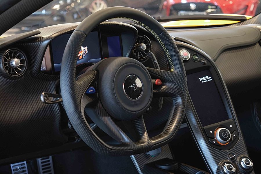2015 McLaren P1