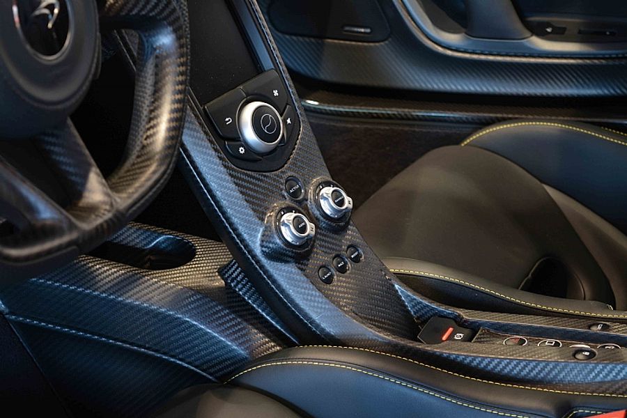 2015 McLaren P1