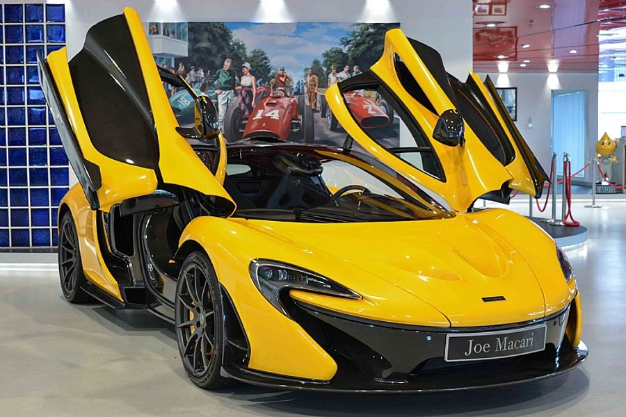 2015 McLaren P1
