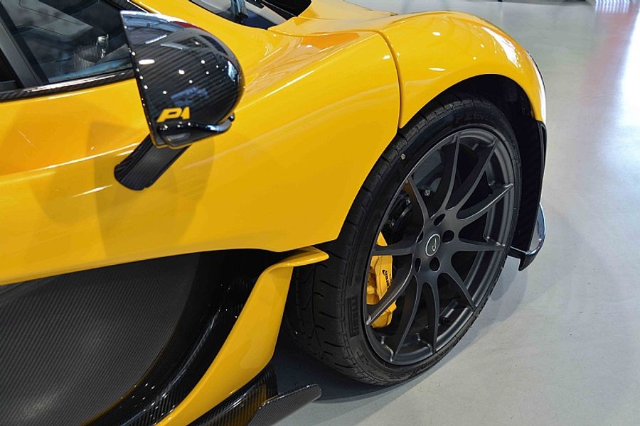 2015 McLaren P1