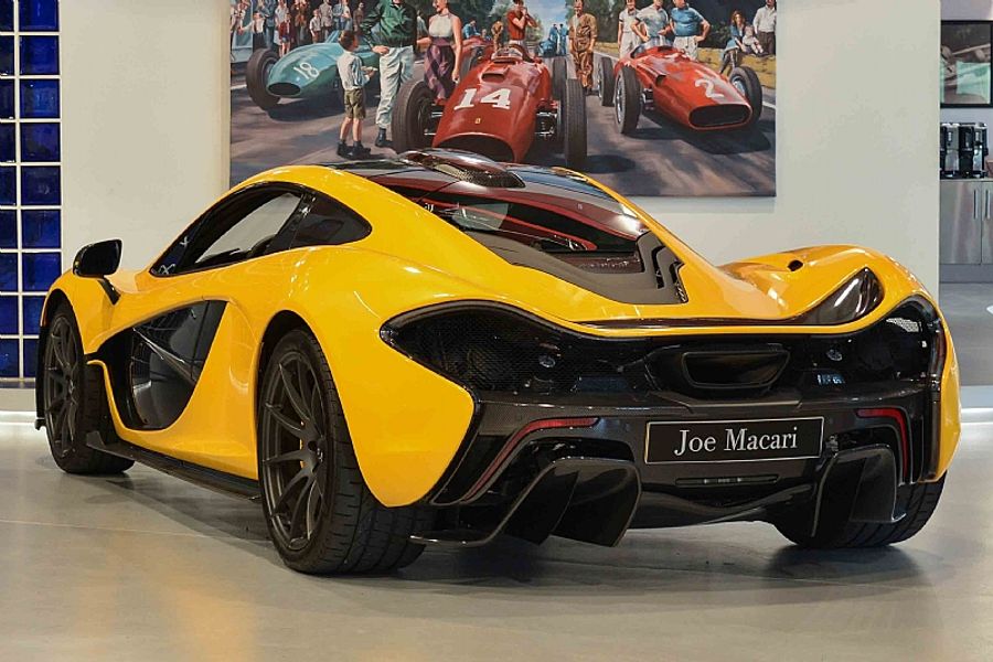 2015 McLaren P1