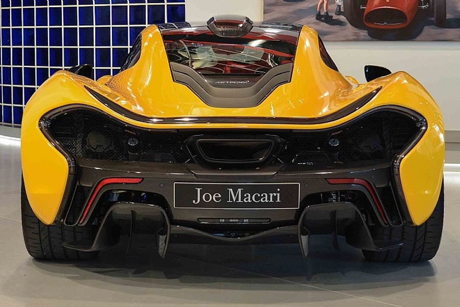 2015 McLaren P1