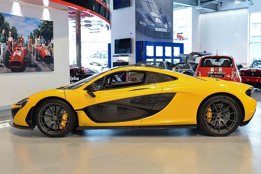 2015 McLaren P1