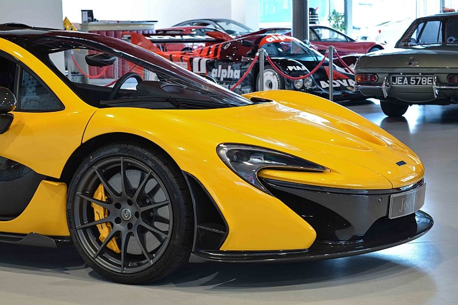 2015 McLaren P1