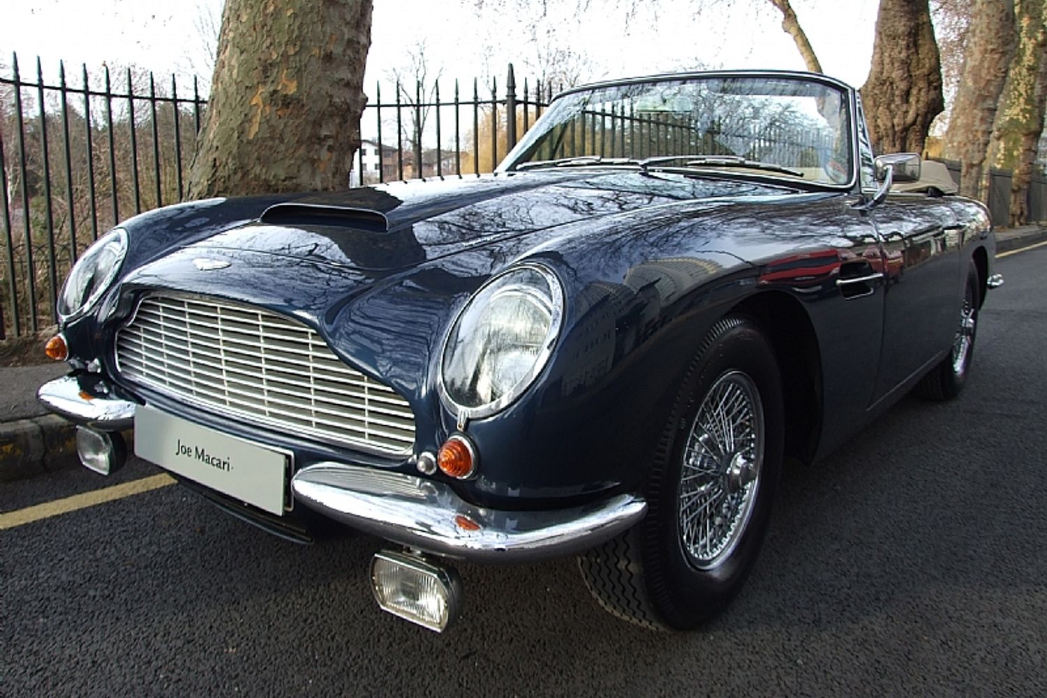 1967 Aston Martin DB6 Volante
