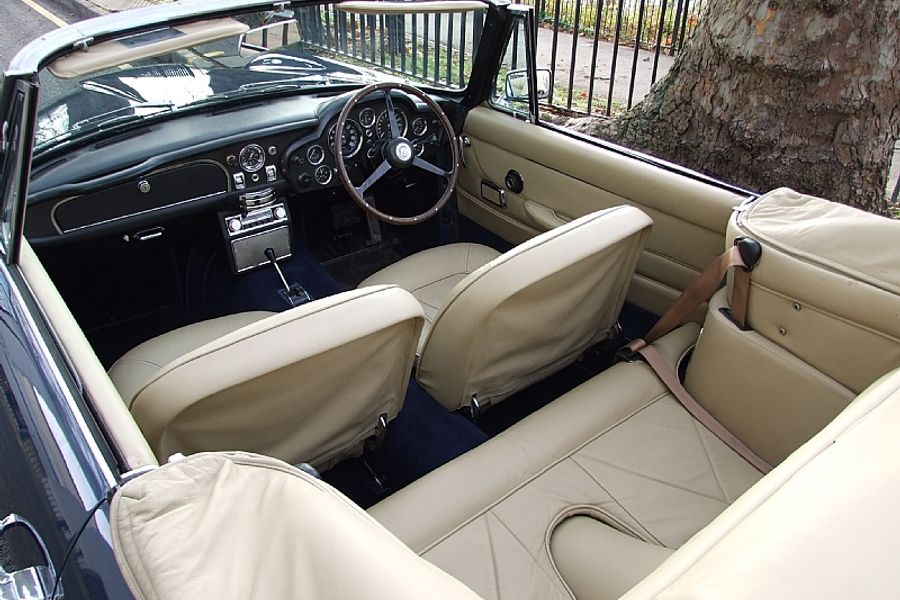 1967 Aston Martin DB6 Volante