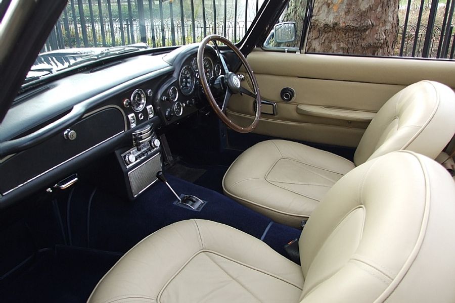 1967 Aston Martin DB6 Volante