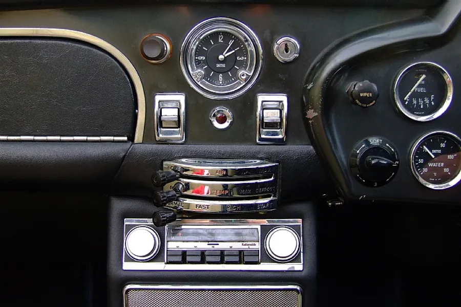 1967 Aston Martin DB6 Volante