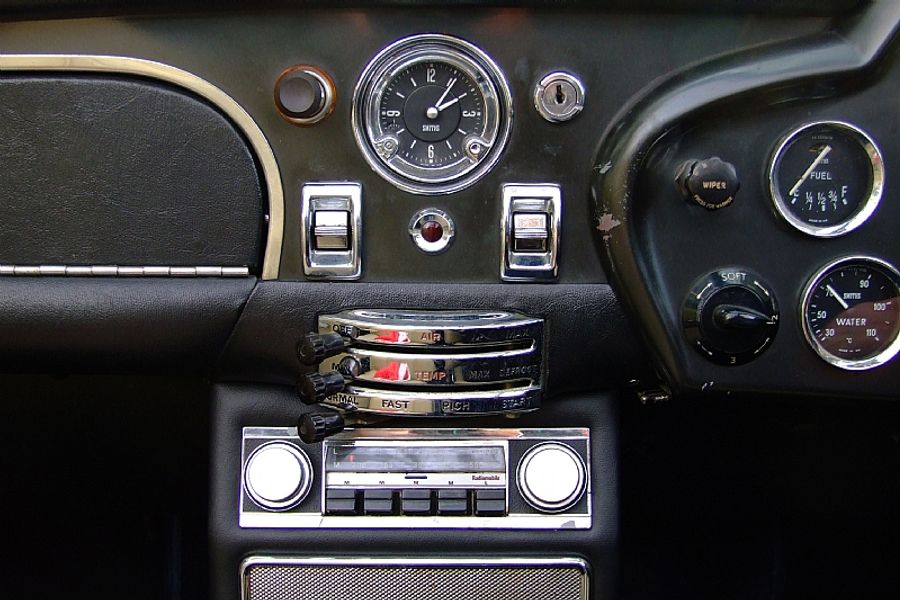 1967 Aston Martin DB6 Volante