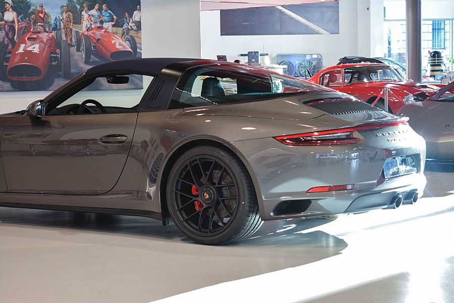 2017 Porsche Targa 4 GTS