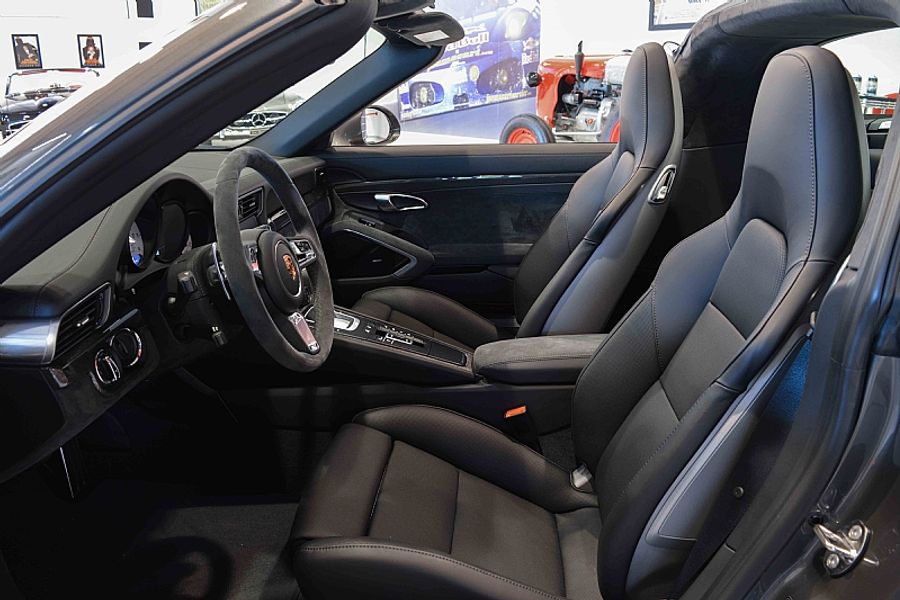 2017 Porsche Targa 4 GTS