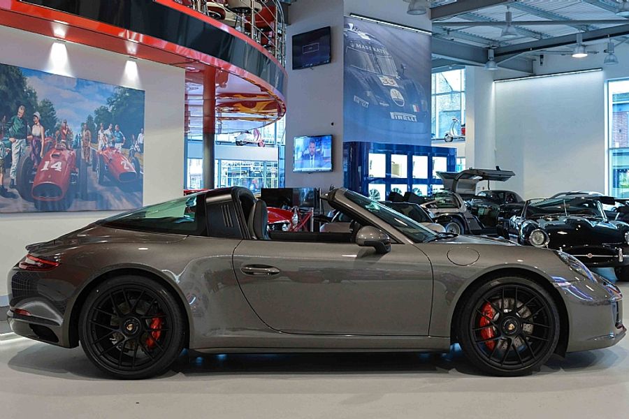 2017 Porsche Targa 4 GTS