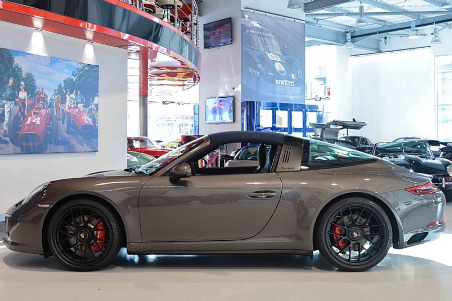 2017 Porsche Targa 4 GTS
