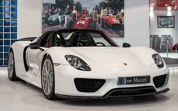 2015 Porsche 918 Weissach