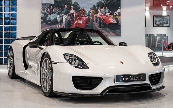 2015 Porsche 918 Weissach