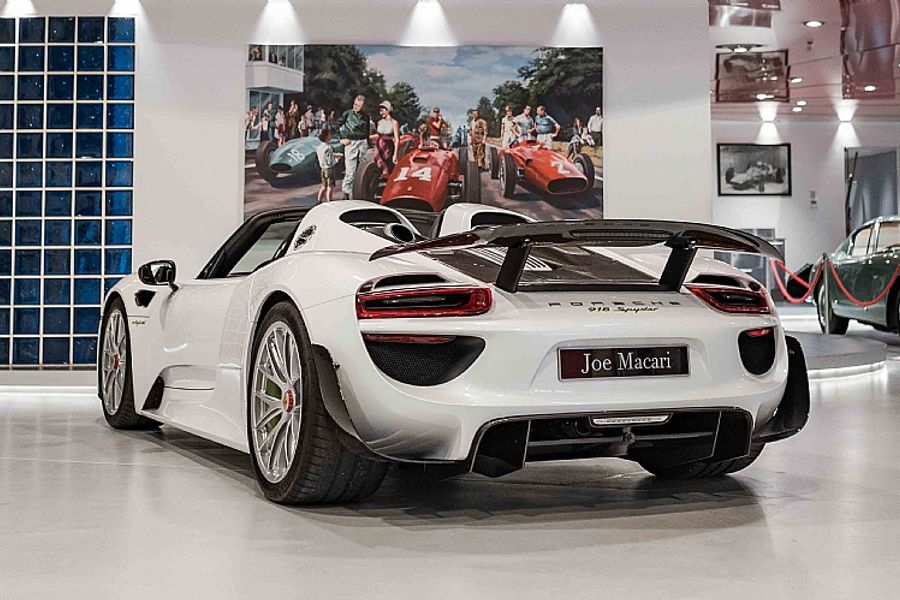 2015 Porsche 918 Weissach